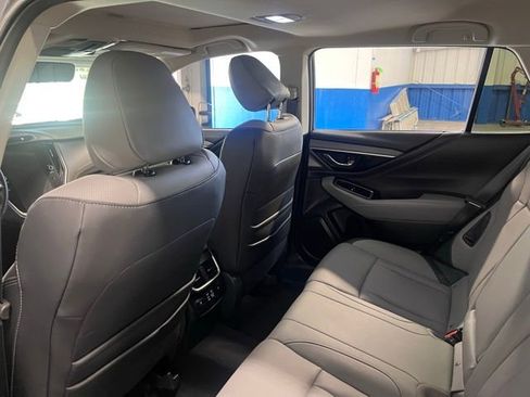 Used 2025 Subaru Outback Limited image 17