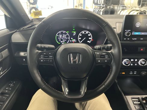 Used 2023 Honda CR-V Sport image 8