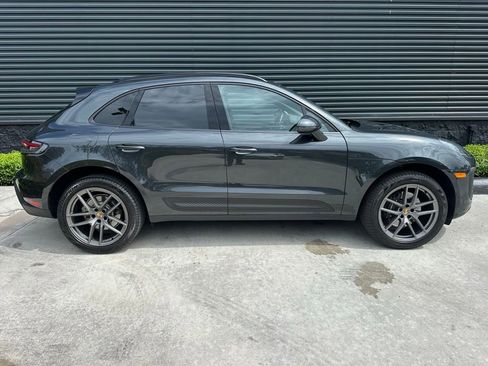 Certified 2025 Porsche Macan AWD/4WD image 11