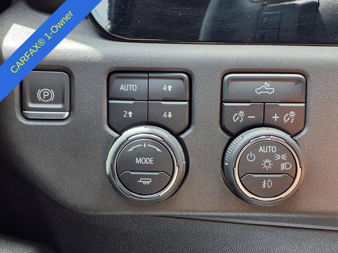 Used 2024 Chevrolet Silverado 1500 LT Trail Boss w/ Convenience Package II AWD/4WD image 27