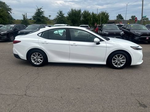 Used 2025 Toyota Camry LE FWD image 8