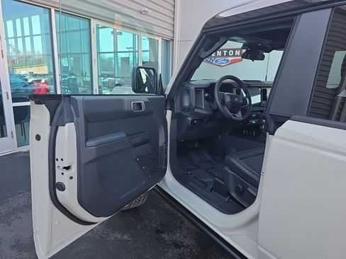 New 2026 Ford Bronco Big Bend w/ Black Diamond Package AWD/4WD image 8