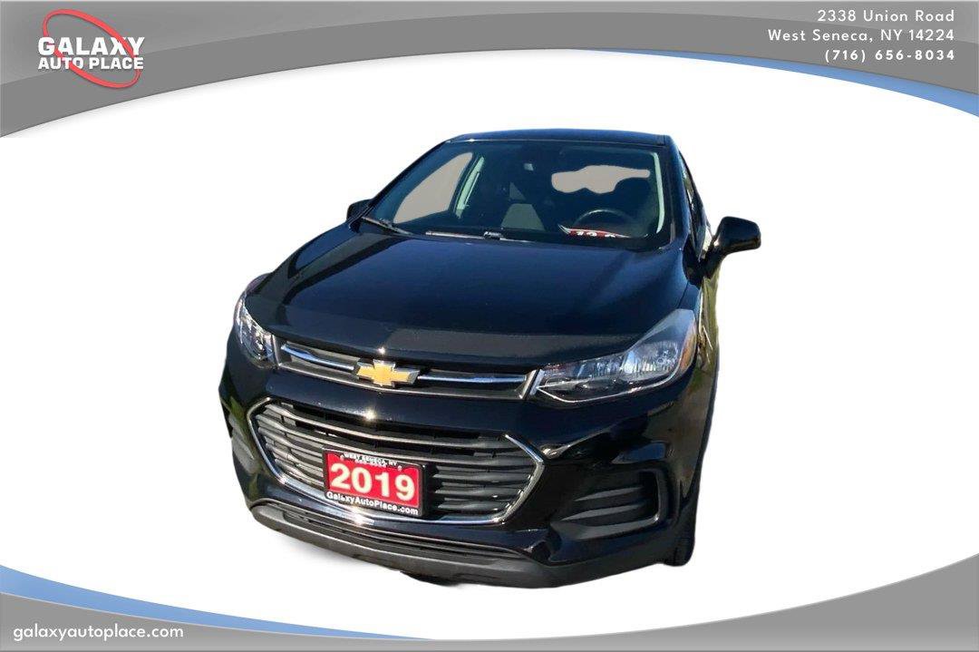Used 2019 Chevrolet Trax LS w/ Tint and Cruise Package AWD/4WD image 2