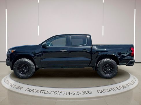 Used 2023 Chevrolet Colorado W/T RWD image 2
