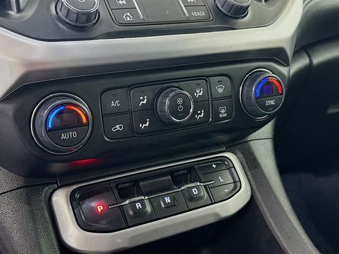 Used 2023 GMC Acadia SLE w/ Driver Convenience Package image 22