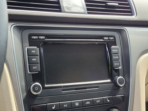 Used 2015 Volkswagen Passat 1.8T Limited Edition FWD image 24