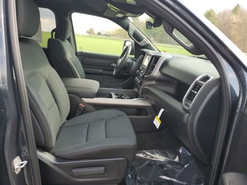 New 2026 RAM 1500 Express AWD/4WD image 23