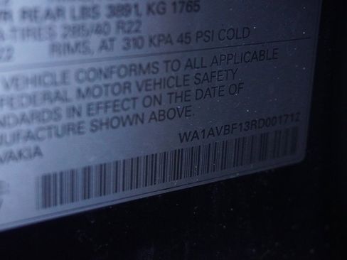 Used 2024 Audi Q8 Premium image 62