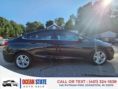 Used 2017 Chevrolet Cruze LT w/ Sun And Sound Package FWD image 6