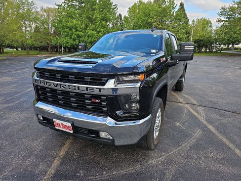 Used 2022 Chevrolet Silverado 2500 LT w/ Convenience Package AWD/4WD image 2