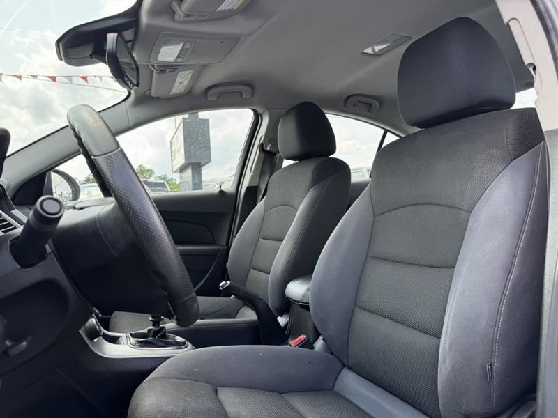 Used 2015 Chevrolet Cruze LT FWD image 23