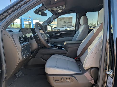 New 2026 Chevrolet Suburban LS image 18