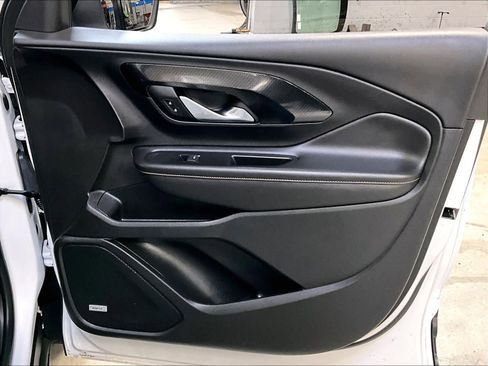 Used 2022 GMC Terrain AT4 w/ Infotainment Package II image 12