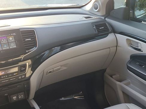 Used 2020 Honda Pilot Touring image 22