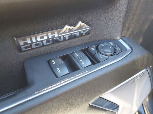 Used 2024 Chevrolet Silverado 1500 High Country w/ High Country Premium Package image 24