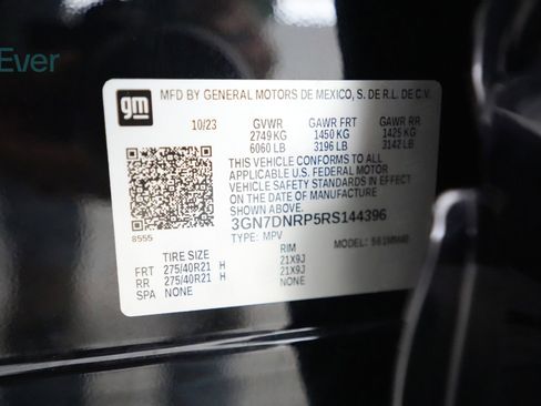 Used 2024 Chevrolet Equinox EV RS FWD image 28