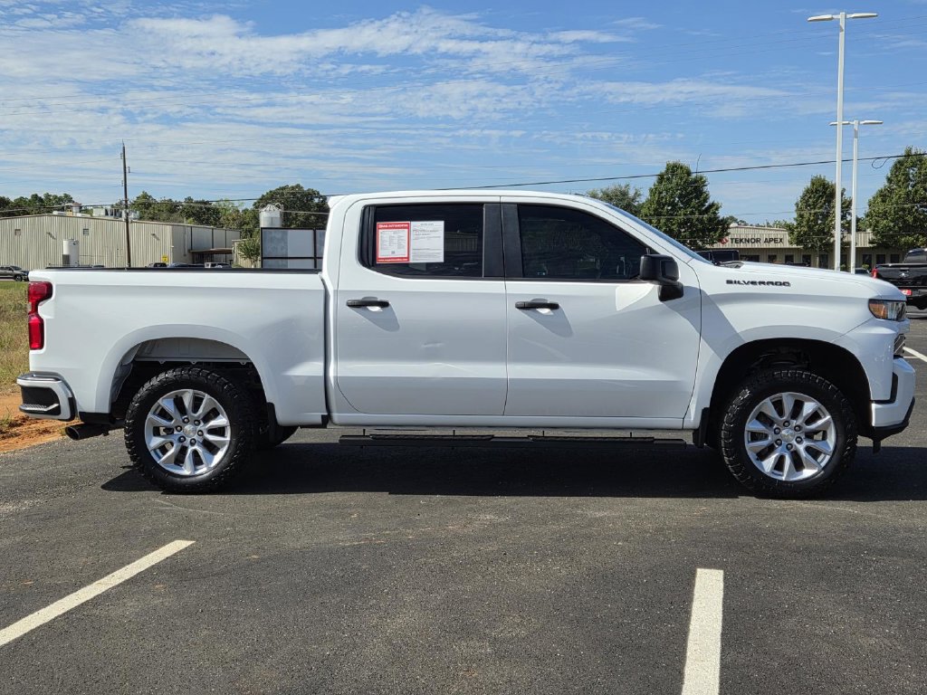 Used 2020 Chevrolet Silverado 1500 Custom w/ Custom Value Package RWD image 9