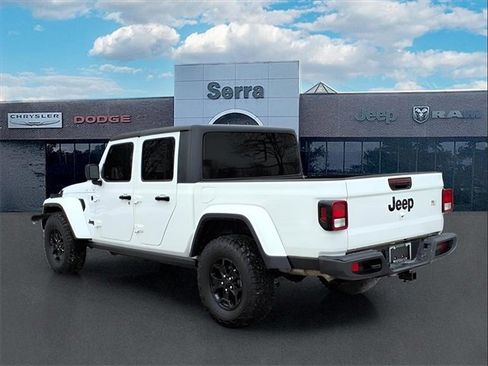 Used 2022 Jeep Gladiator Willys image 5