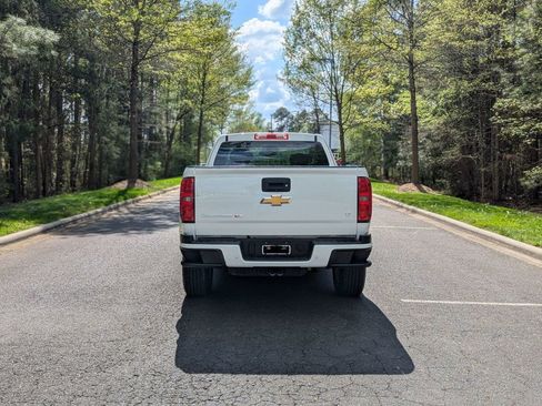 Used 2020 Chevrolet Colorado LT w/ Safety Package image 7