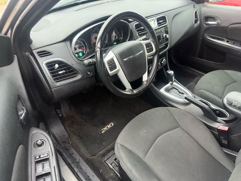 Used 2011 Chrysler 200 Touring image 5
