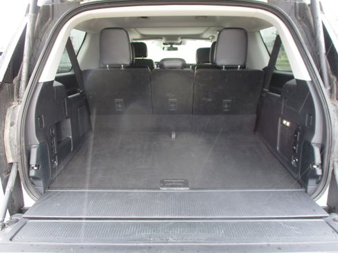 Used 2025 Ford Expedition Max Platinum AWD/4WD image 18