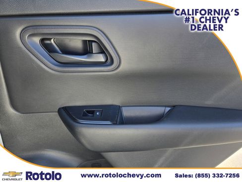 Used 2024 Nissan Rogue S image 12