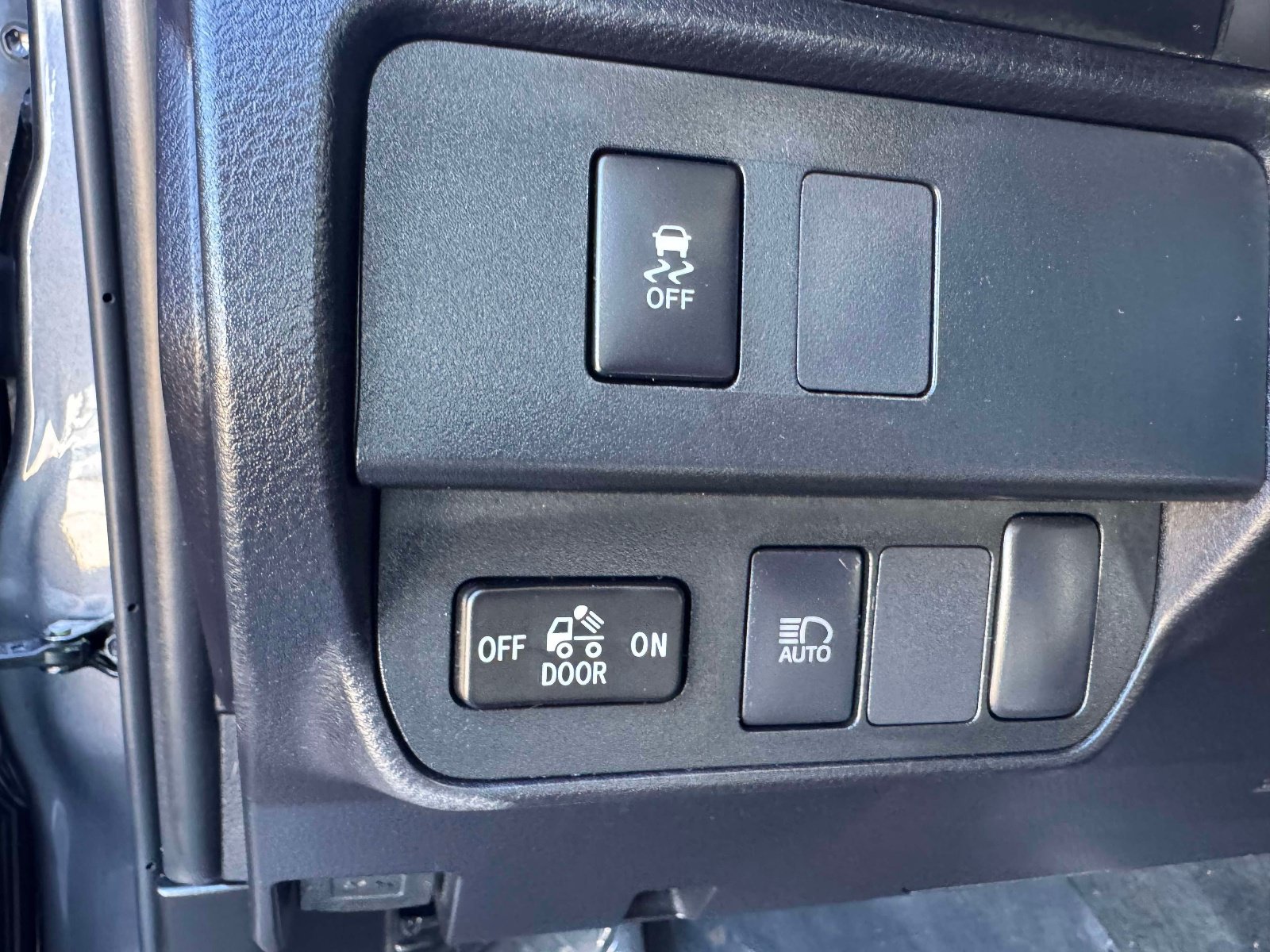 Certified 2023 Toyota Tacoma SR5 AWD/4WD image 33