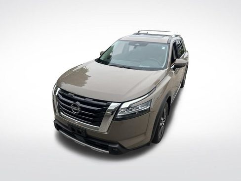 Used 2023 Nissan Pathfinder Platinum AWD/4WD image 39