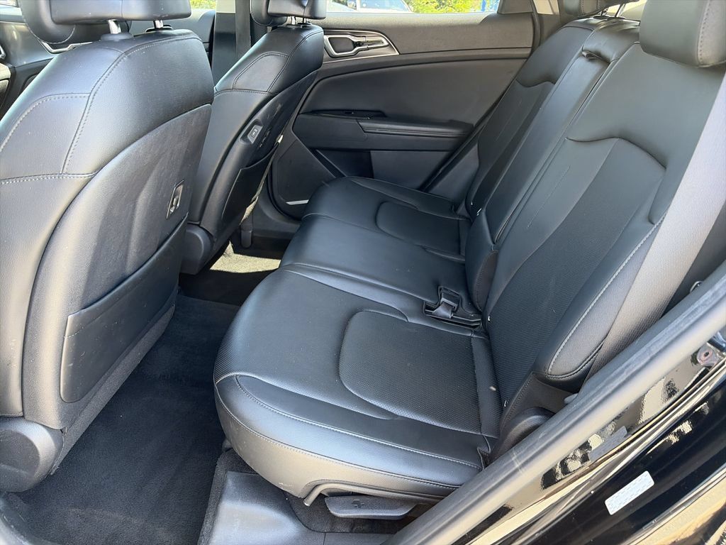 Used 2023 Kia Sportage EX AWD/4WD image 19