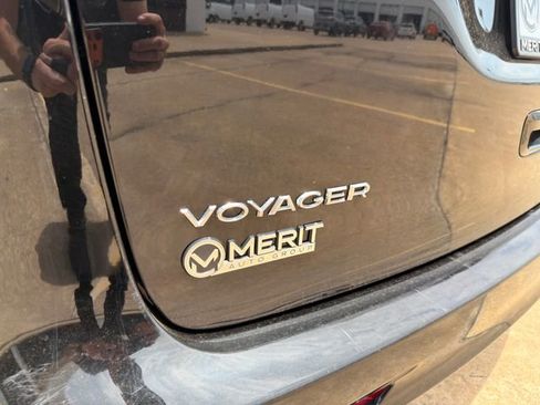 Used 2024 Chrysler Voyager LX FWD image 13