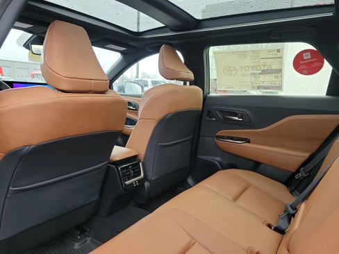 New 2025 Toyota Crown Signia image 14