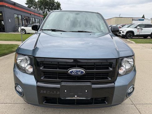 Used 2012 Ford Escape XLT w/ Sport Appearance Pkg AWD/4WD image 2