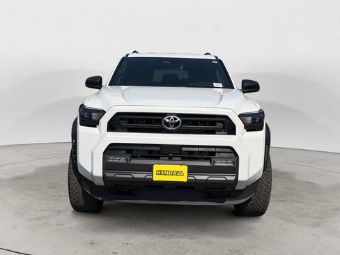 Used 2025 Toyota 4Runner SR5 AWD/4WD image 2