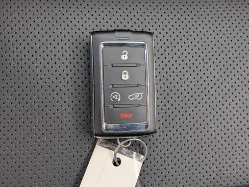 Used 2023 Jeep Grand Cherokee Overland w/ Adv Protech Group III AWD/4WD image 32