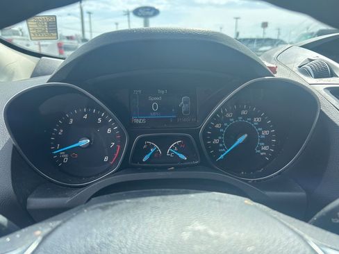 Used 2016 Ford Escape SE w/ SE Chrome Package image 9