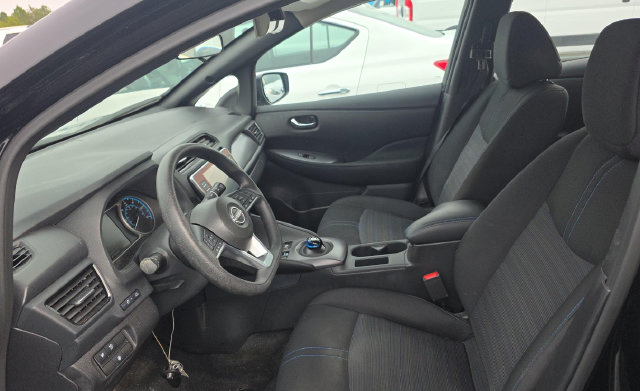 Used 2025 Nissan Leaf S FWD image 5