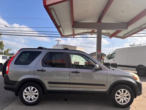 Used 2005 Honda CR-V EX image 9