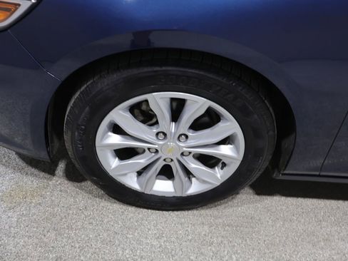 Used 2021 Chevrolet Malibu LT FWD image 9