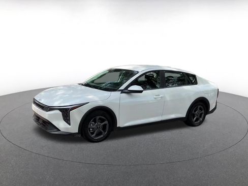 Used 2025 Kia K4 FWD image 8