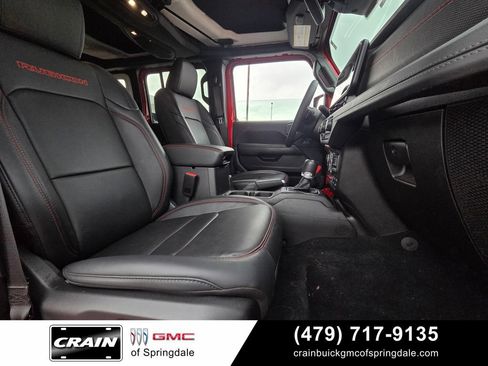 Used 2025 Jeep Wrangler Unlimited Rubicon AWD/4WD image 29