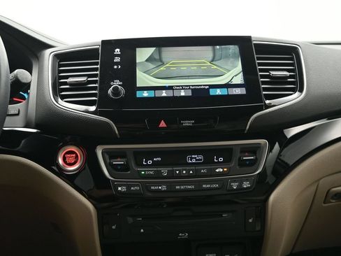 Used 2021 Honda Pilot Touring image 21