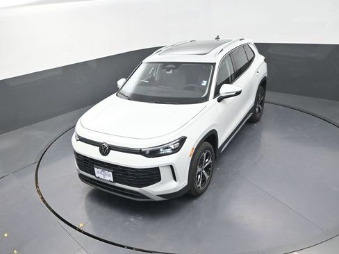 New 2026 Volkswagen Tiguan SE image 15