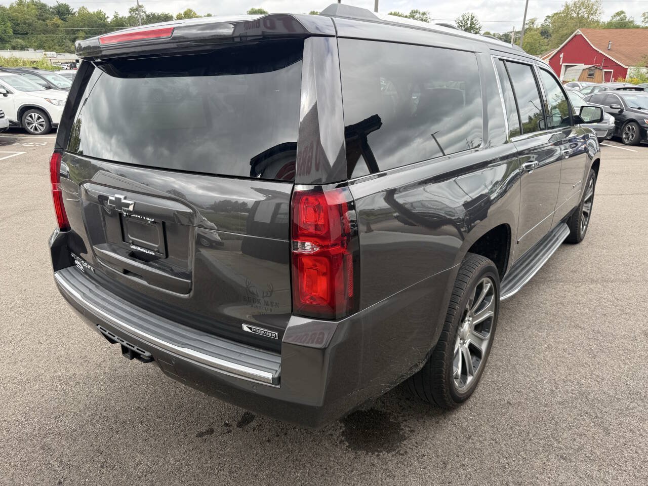 Used 2018 Chevrolet Suburban Premier AWD/4WD image 7