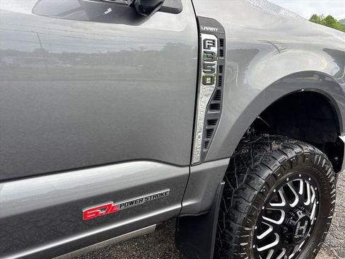 Used 2024 Ford F350 Lariat w/ Lariat Ultimate Package AWD/4WD image 11