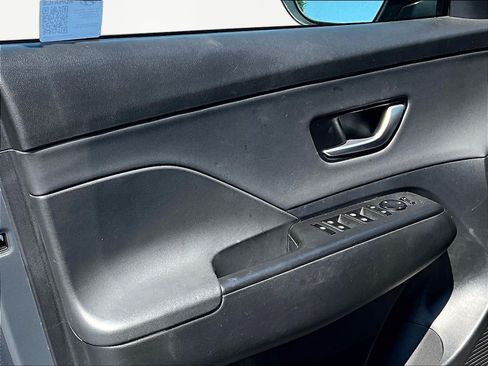 Used 2025 Hyundai Kona Limited FWD image 20