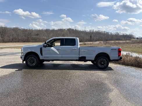 Used 2026 Ford F350 Platinum image 2