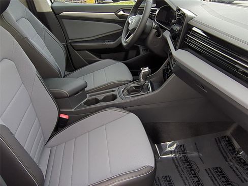 New 2026 Volkswagen Jetta SE FWD image 20