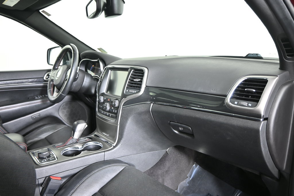 Used 2017 Jeep Grand Cherokee Trailhawk w/ Trailhawk Luxury Group AWD/4WD image 14