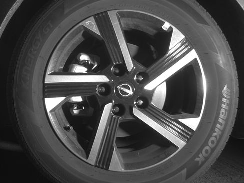 Used 2025 Nissan Sentra SV FWD image 12