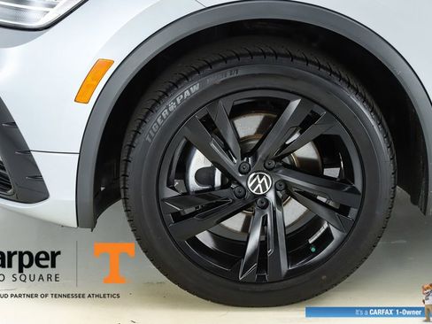 Used 2023 Volkswagen Tiguan SE R-Line image 43